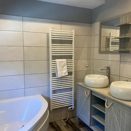 Holiday home Maison Atypique - Lisiere De Foret - Bassin Arcachon Audenge